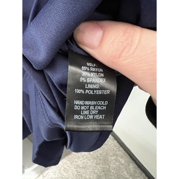 Lulu’s navy Blue V-Neck Dress fit and flair Size S - Picture 4 of 5